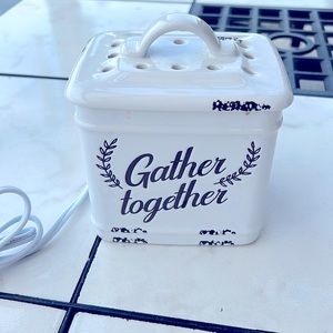 Scentsy White Ceramic Wax Warmer